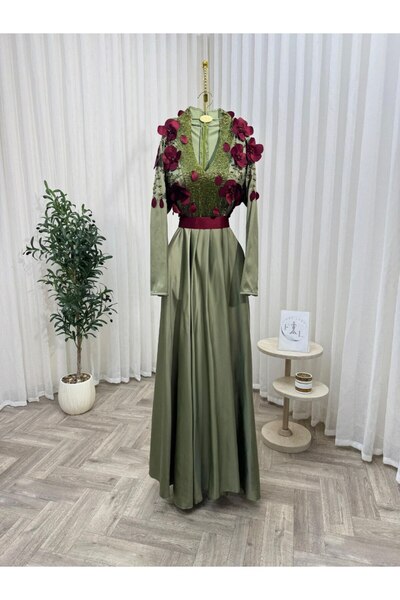 Farah Fashion For the bodice and sleeves: The bodice features an elegant "V" ...