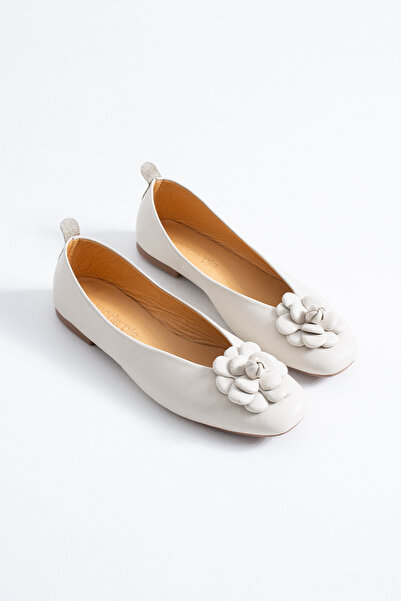 Himushe Genuine Leather Rose Pattern Buckle Women's Ballerina Flats Beige Skin