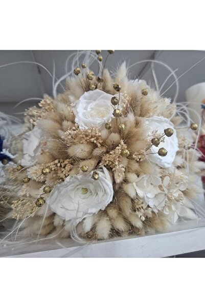 MIKKA STYLE Dried Flowers and Cryogenated Roses Bouquet