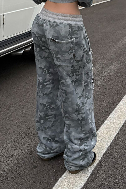 İlayda Toprak Rovax Bol Kalıp Beli Lastikli Kamuflaj Desenli Gri Nakışlı Over...