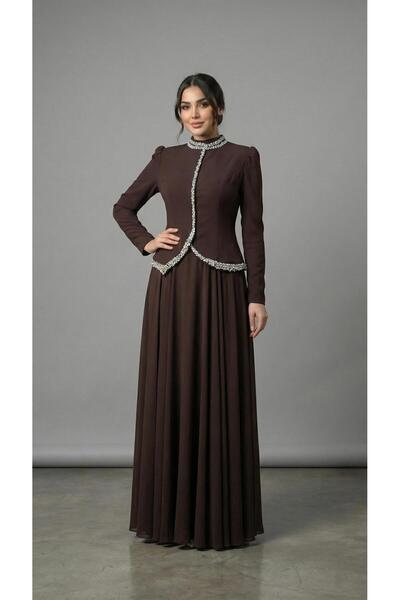 MİSS DİAMOND فستان سهرة من قطعتين مطرز بحجر الكريستال باللون البني