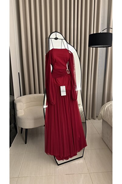 Nareen Fashion A stylish red dress with an attractive design that reflects bo...