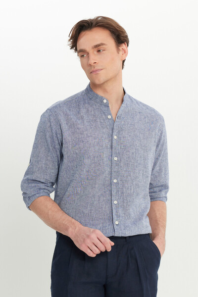 ALTINYILDIZ CLASSICS Мъжка риза в тъмносин цвят с удобна кройка и изправен яка