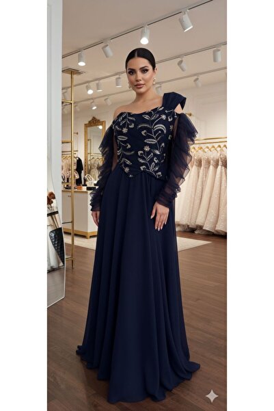 BTROON The bodice of the dress features embroidered chiffon flared skirt.