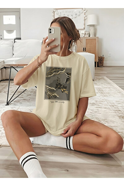 caddekombin Women's Botanical Illustration Graphic B Printed Beige T-Shirt