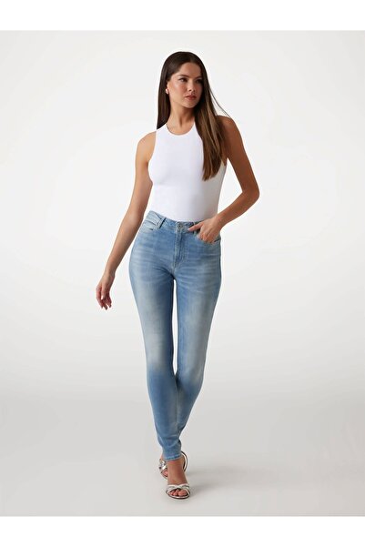 Guess 1981 Skinny Women's Skinny Fit Jean