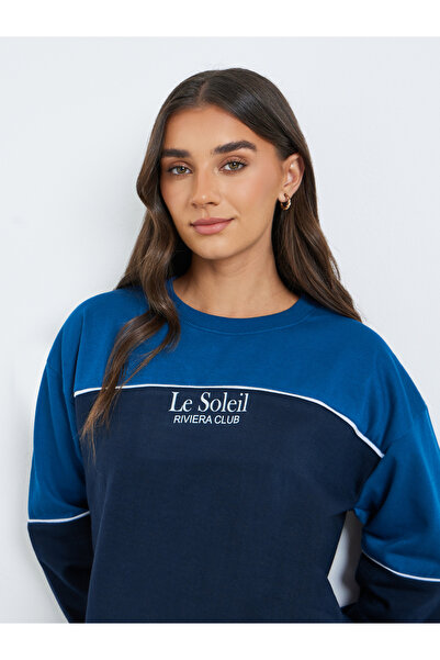 Styli Women Color Block Slogan Print Sweatshirt