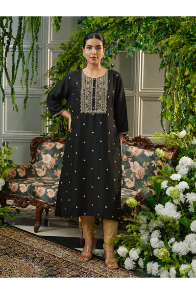 DW By Styli Women Thread Work Raw Silk Straight Kurta