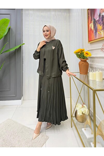 GK Broş Hediyeli Üçlü Etekli Takım