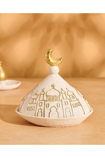 REDTAG ديكور مسجد أبيض وذهبي