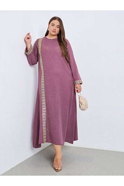 Styli جلابية وردية مطرزة بمقاسات كبيرة