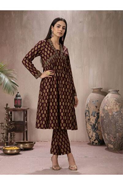 Globus By Styli Women Wine Embroidered Kurta with Pants Set