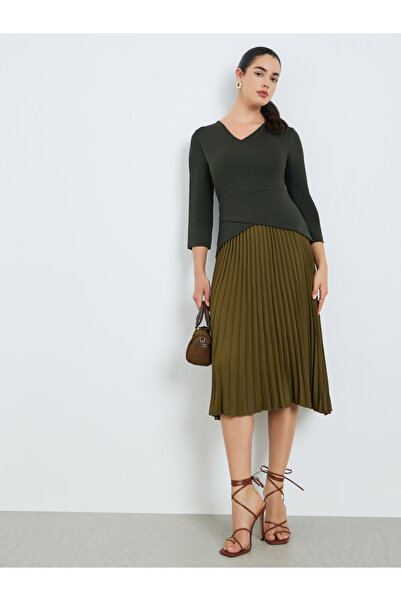 Styli Women Olive Pleated Detail A-Line Midi Dress