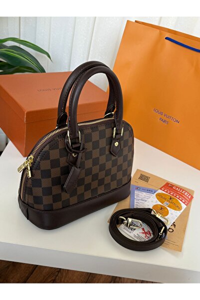 GGGG Bags with their accessories