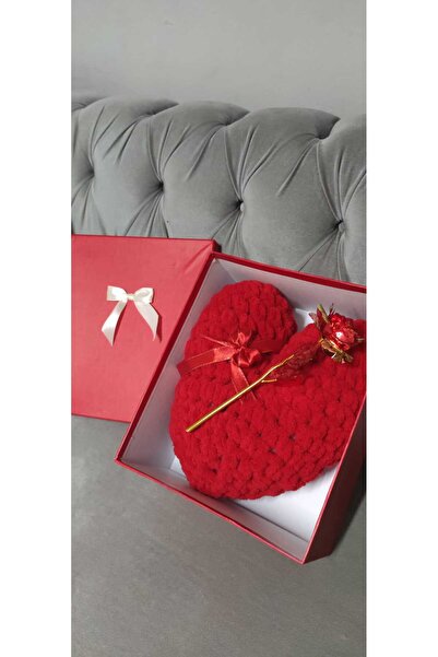 NURDAY Sevgiliye Hediye Örgü Kalp Yastık & Kırmızı Gül Detaylı Sevgililer Gün...