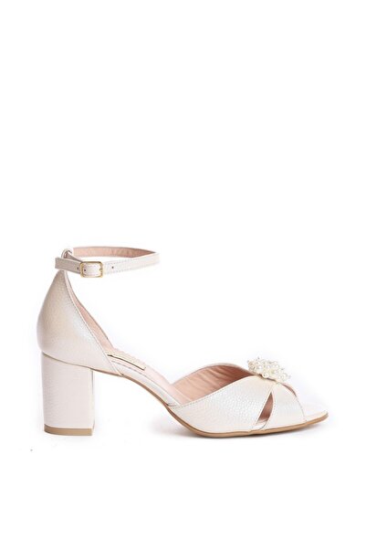 The 5th Element Lotus Ivoire natural leather bridal sandals