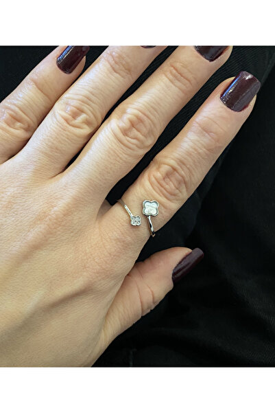 GOX Double Clover Ring with Pearlescent Stones