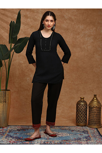 Globus By Styli Women Black Embroidered Hem Pants