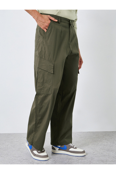 Styli Men Olive Oversized Cargo Trousers