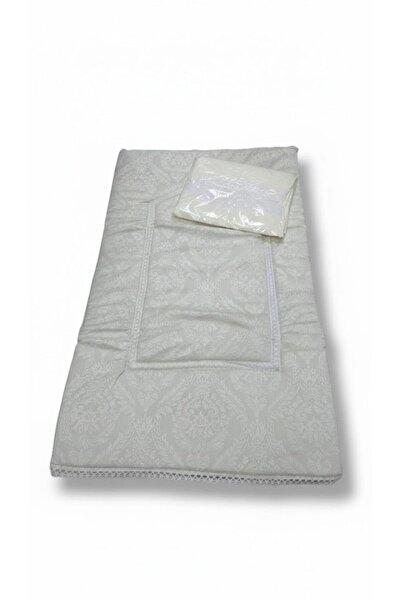 Boutique Prayer set consisting of a prayer mat