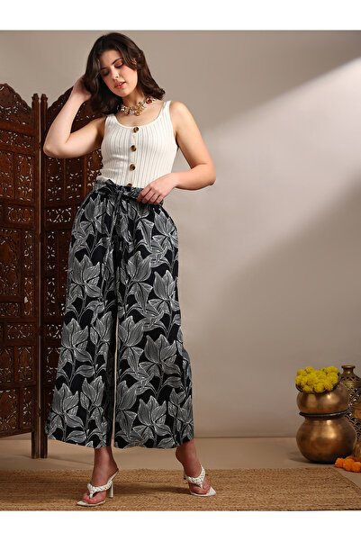 Globus By Styli Women Black Floral Printed Wide Leg Trousers