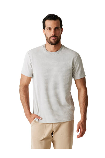 Guess Ανδρικό γκρι μπλουζάκι με κοντό μανίκι Blake με υφή και λαιμόκοψη ποδηλ...