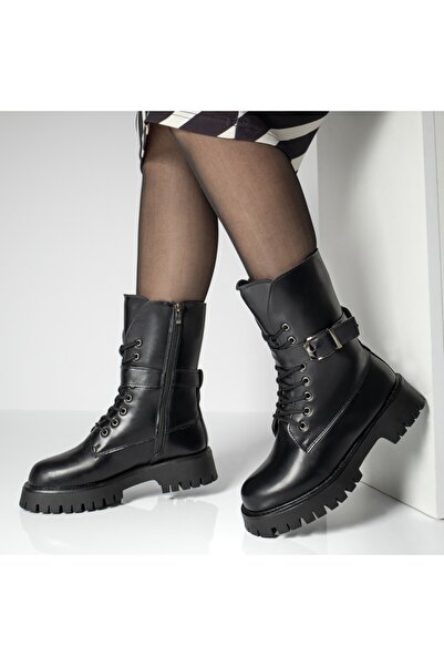 Modlet.ro Women's black thick-sole boots with metallic details MOD12748