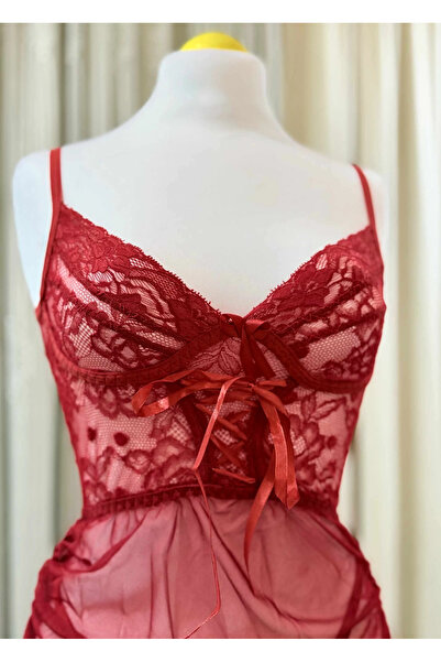 1way Red lace lingerie – a bold and feminine design
