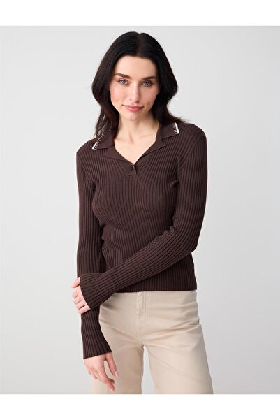 Jimmy Key Bluză maro cu mânecă lungă, cu guler tip cămașă, din tricotaj
