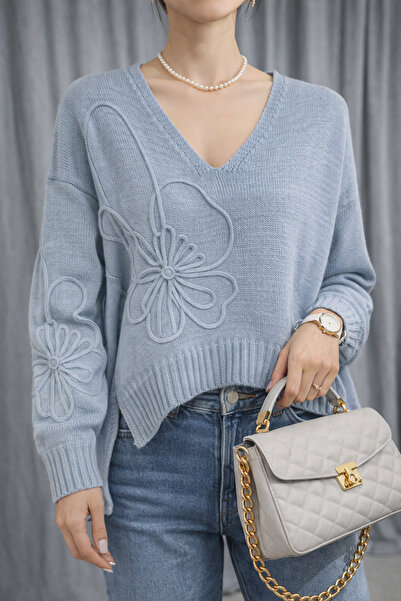 NİLZA V-Neck Sweater with Sleeve Details