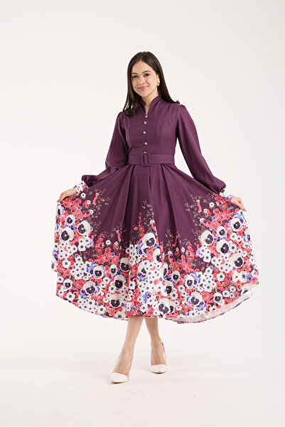 Stylish Stylish burgundy dress with elegant rose trim