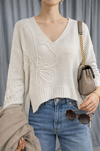 NİLZA V-Neck Sweater with Sleeve Details