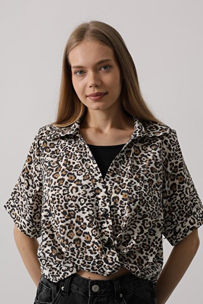 Trend Alaçatı Stili Women's Leopard Paneled Leopard Pattern Shirt Vs00600