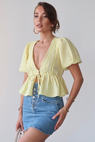 Trend Alaçatı Stili Women's Yellow V-Neck Half Sleeve Tie Front Blouse Vs00384