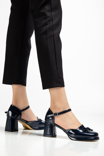 MaskButik Sasha Heeled Patent Leather Shoes Beige