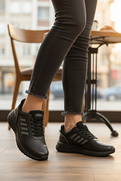 WALKWAY حذاء رياضي نسائي أسود من Nereus G