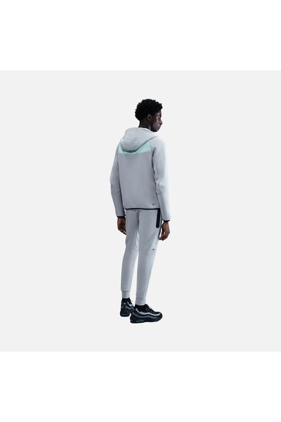 nike tech fleece slim fit hoodie