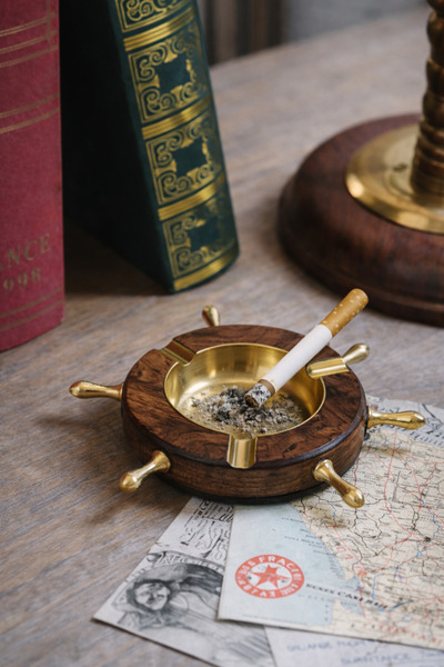 Generic Wooden ashtray with a brass touch – Majlis Taste