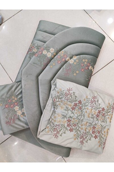 Gerenic Luxurious embroidered prayer rug with a light and comforting cover