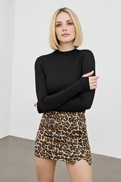 Lia Blanco's Women's Ultra Soft Finger-Slide Slim Fit Body