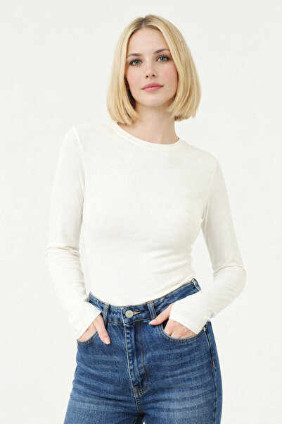 Lia Blanco's Women's Ultra Soft Finger-Slide Slim Fit Body