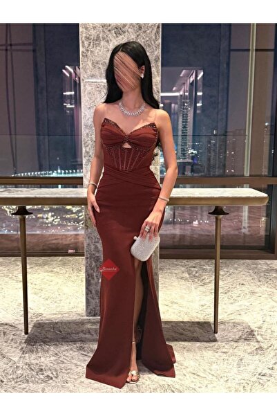 TARFA This dress comes in a warm burgundy color that gives you prestige and f...