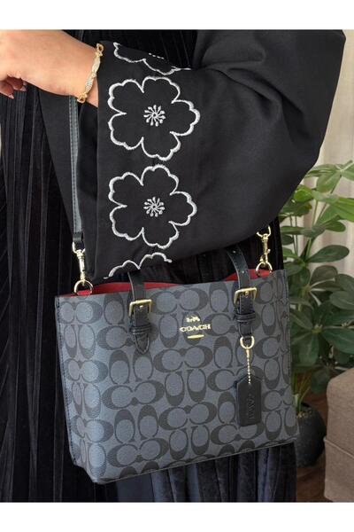 Generic Elegant women's shoulder bag with accessories