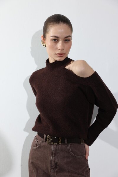 5in1Canpolat Brown Half Fisherman Shoulder Detailed Sweater 7779