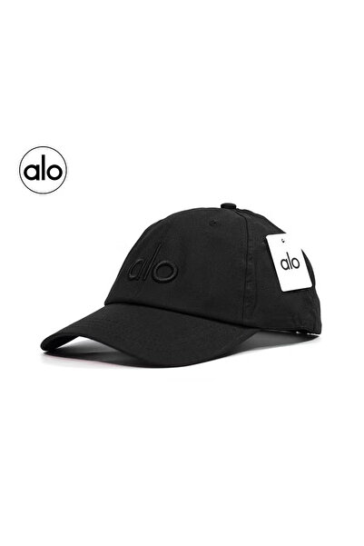 Alo wears a cap when he travels