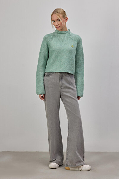 Touché Privé Stand-Up Collar Short Knit Sweater