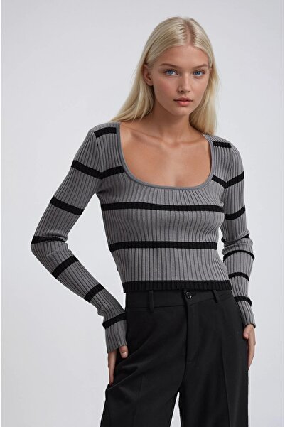 Lijuri Deep Neckline Striped Knit Sweater 1407