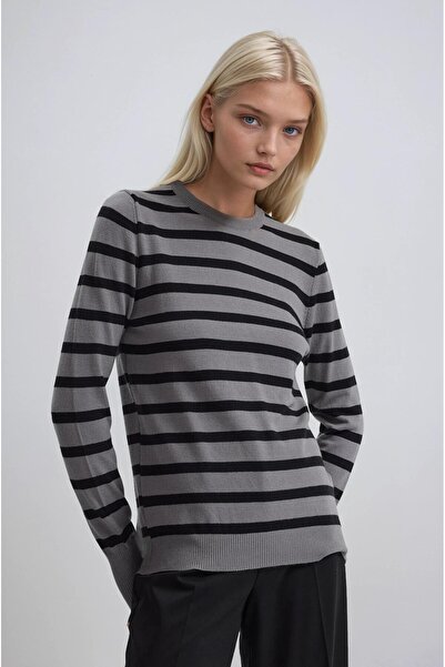 Lijuri Crew Neck Striped Basic Knitwear Sweater 1410