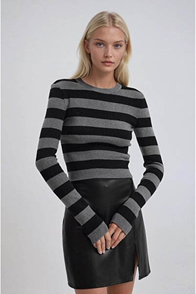 Lijuri Striped Pattern Crop Knit Sweater 1400