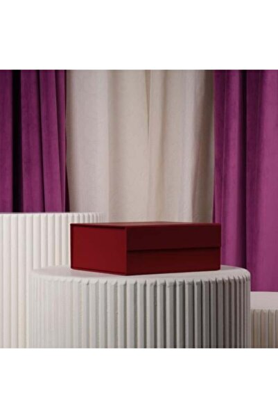 GiftWorld علبة هدايا حمراء صغيرة